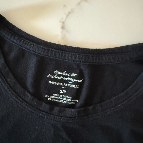 Banana Republic Factory Timeless Crewneck T-Shirt (Size S) - Picture 4 of 6